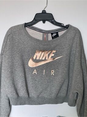 Nike Grey Crop Sweatshirt Metallic Rose Gold Logo 
Size M